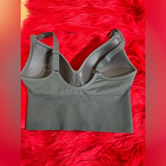 🛑🛑🛑❣️ BUNDLE ❣️ leggings & gym bra (made small) - Picture 5 of 10